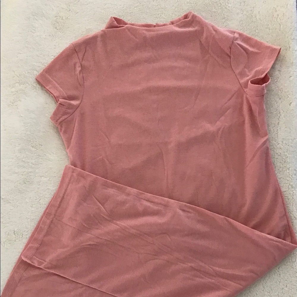 Bodycon pink knee length dress